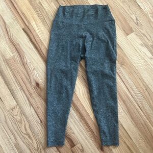 AR-33 grey leggings